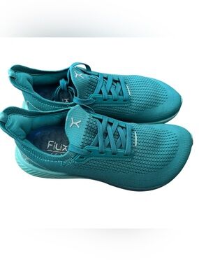 The Flux Footwear Adapt Runner in "Green Tourmaline” size 7.5 woman’s